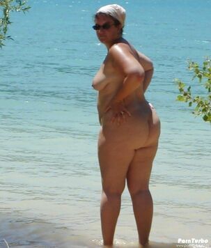 If you like ample mature bootie and elderly nudists