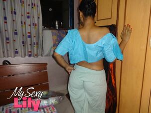Indian solo doll Lily Singh reveals her bare baps in a