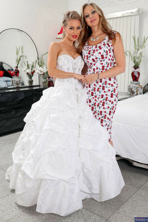 Fantastic buxom brides Julia Ann and Nicole Aniston