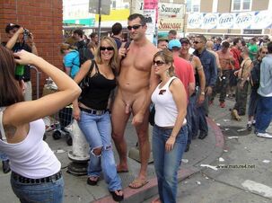 Public pics from around the world, mom naked so