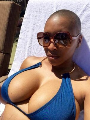 Cool faces of black girls with good bra-stuffers