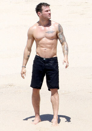 Ryan Phillippe Demonstrates Off Six pack While Going