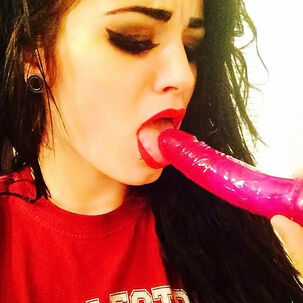 Paige (WWE) Intimate Nudes And Converse Confirmed Real ! -..